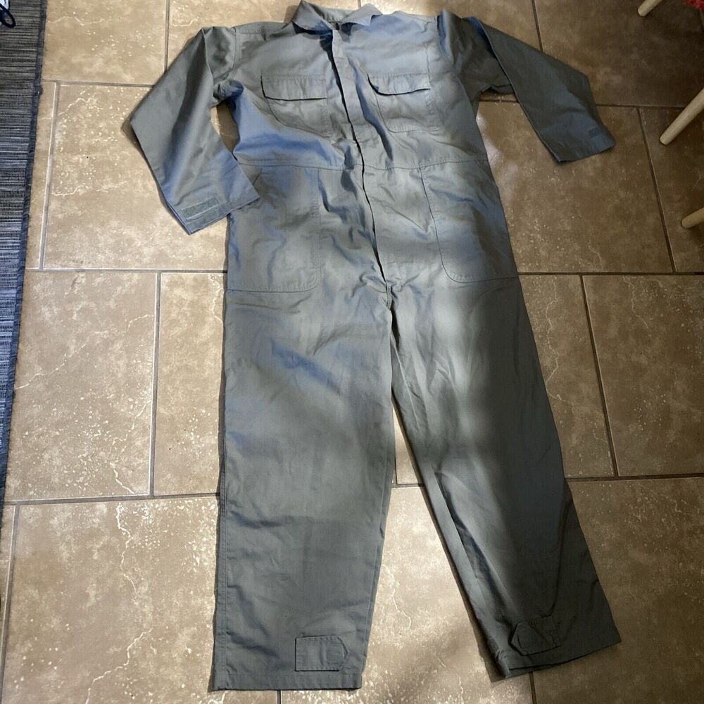 USA Made Coverall Foliage Green Men's LARGE Zipper Adjustable Sleeves & Leg NEW